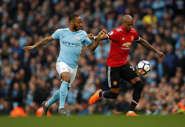 曼联一个点球三张红牌,曼联被绝杀原因