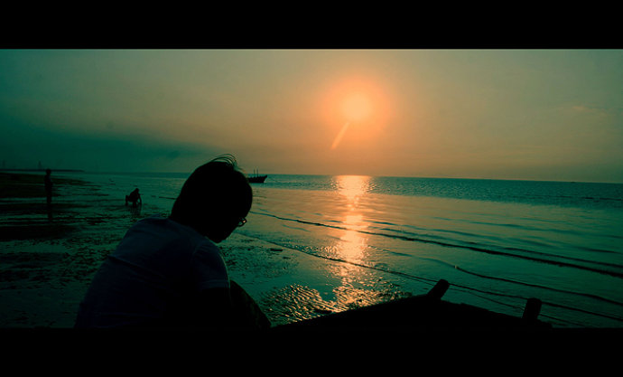 性格自卑不跟别人交流怎么改变,性格孤僻不愿意与人交流解决办法