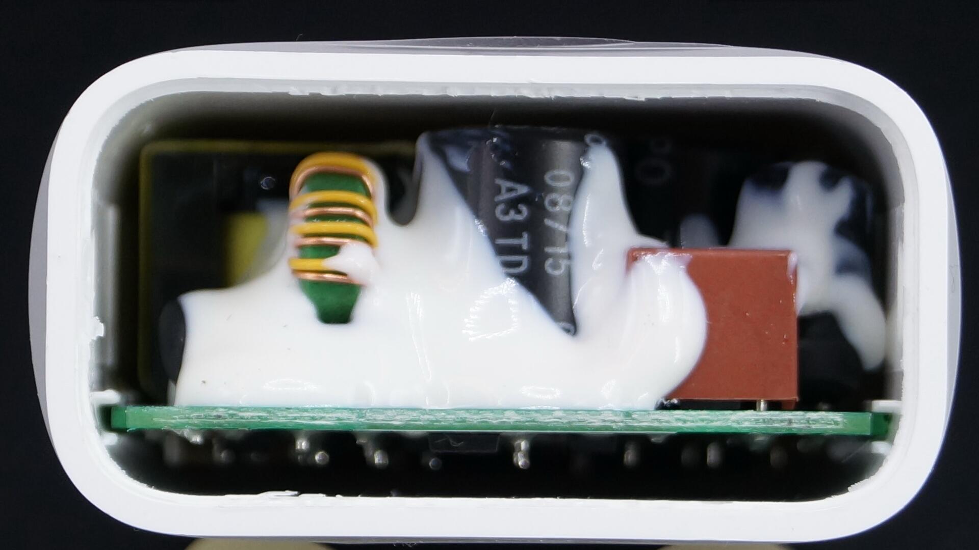 魅族充电器二换一,魅族原装充电器拆解