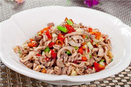 猪肚和什么菜搭配颜色好看又好吃,猪肚禁忌食物搭配