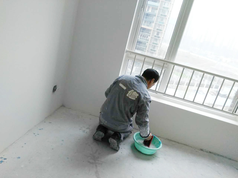 卫生间墙面返潮掉皮发霉怎么处理,墙面返潮掉皮怎么处理抖音