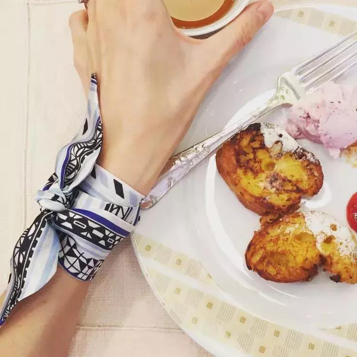 各种丝巾怎么戴,丝巾各种各样戴法