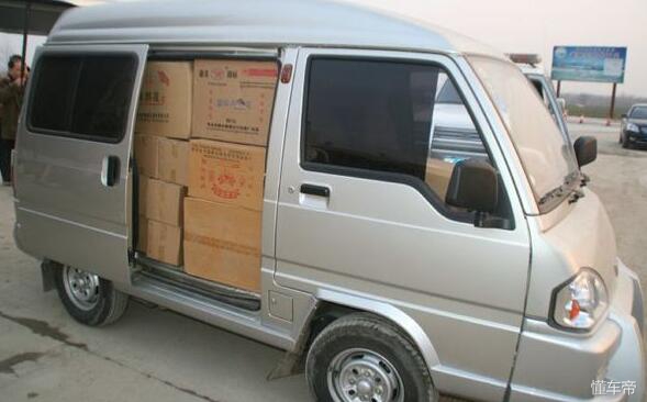 别小瞧开五菱宏光的人,别小瞧五菱神车