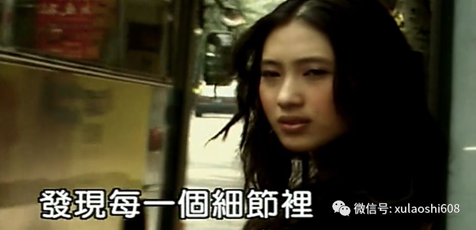 戴佩妮扁平足拇指外翻图片,戴佩妮扁平足