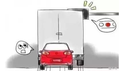 跟着大车误闯了红灯怎么办,小车走公交专用道上撞车怎么判