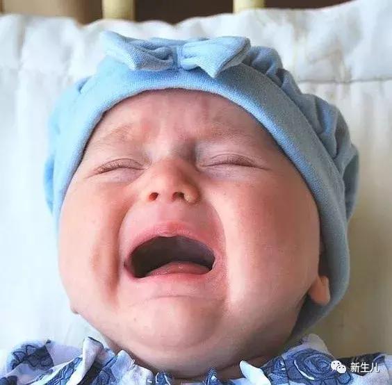 新生儿：宝宝从床上掉下去了怎么办？怎样避免婴儿坠床？