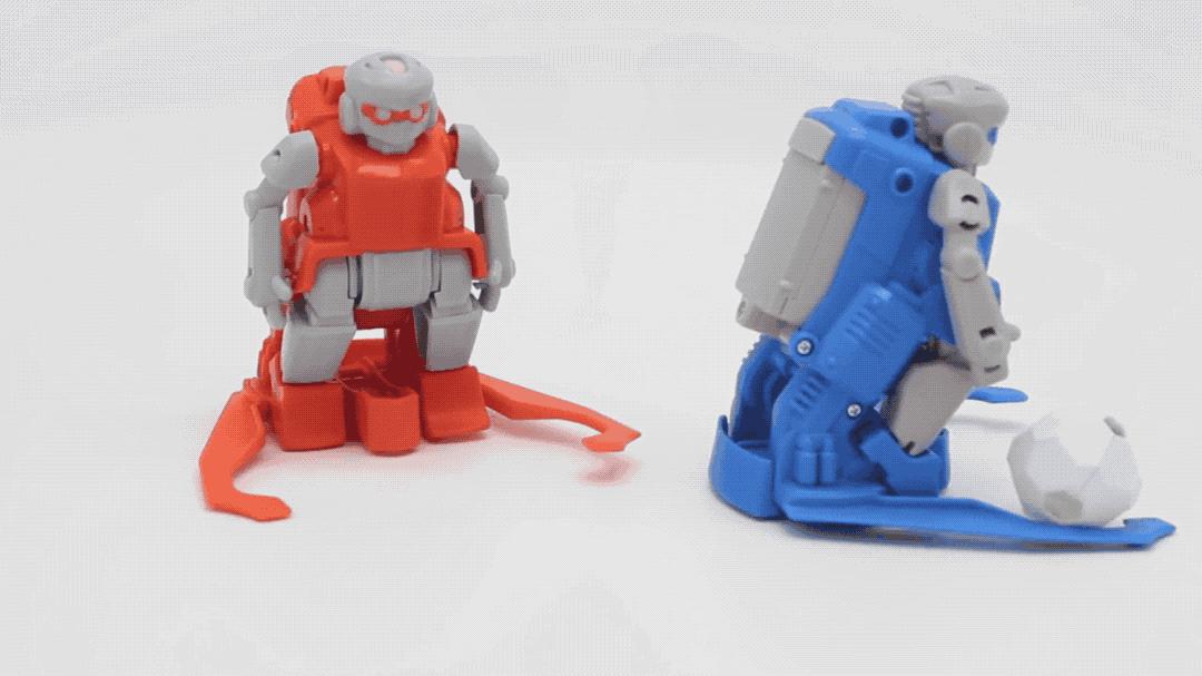 放飞足球梦想，玩点不一样的！SIMI足球机器人