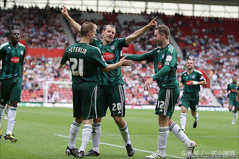 有三支足球队,一分钟搞懂英格兰足球队