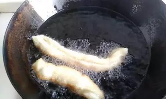 50斤面油条的做法和配方的全过程,健康油条的做法和配方视频教程