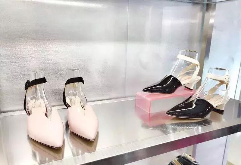 大学女教师辞职出道,大学女教师辞职