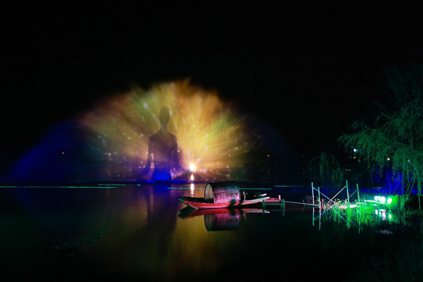 三月的拈花湾樱花烂漫,烟花三月桃花