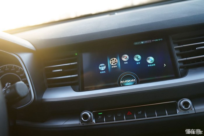 哈弗h6蓝标1.5t测评,第三代哈弗h61.5t2.0t选哪个好