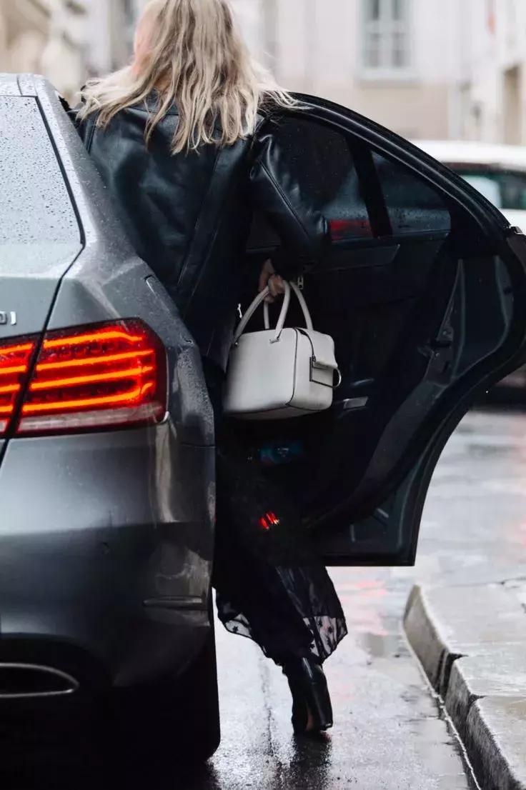 今年的大牌包包哪些最好看,今年大牌新款包包