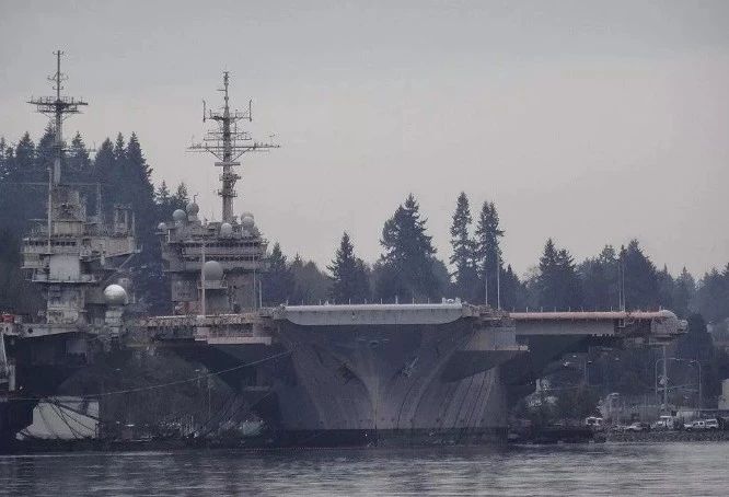 印度花一美元买航母,印度为何不要小鹰号