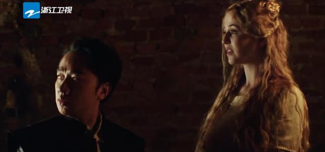 鹿晗化身狼族少年,鹿晗杨颖对视