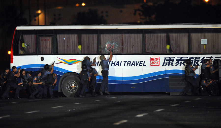 8年前冤死的香港同胞，今天终于迎来了一声道歉！