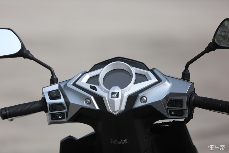 新大洲本田rx125裂行哪种颜色好看,新大洲本田裂行rx125和铃木uy125