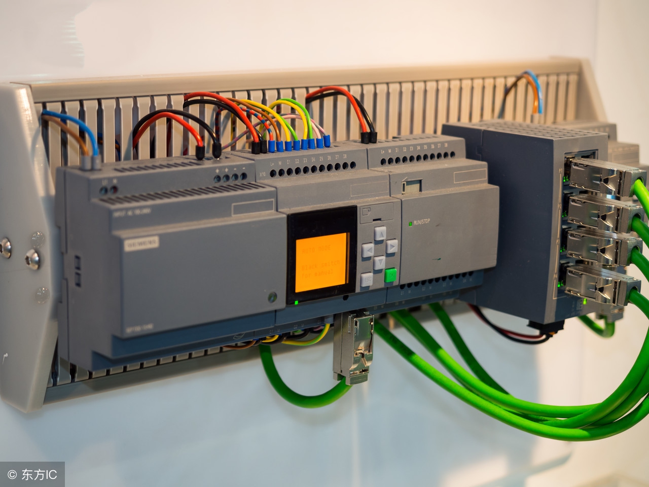 plc基础知识入门如何操作,电工零基础学习plc实例分析梯形图