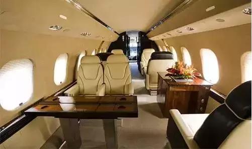 开4亿飞机参加同学会！从广场路做到全球的温州老板