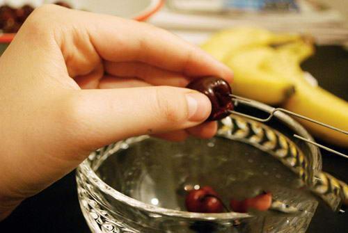 樱桃核怎样去掉糖分,去樱桃核的方法有哪些