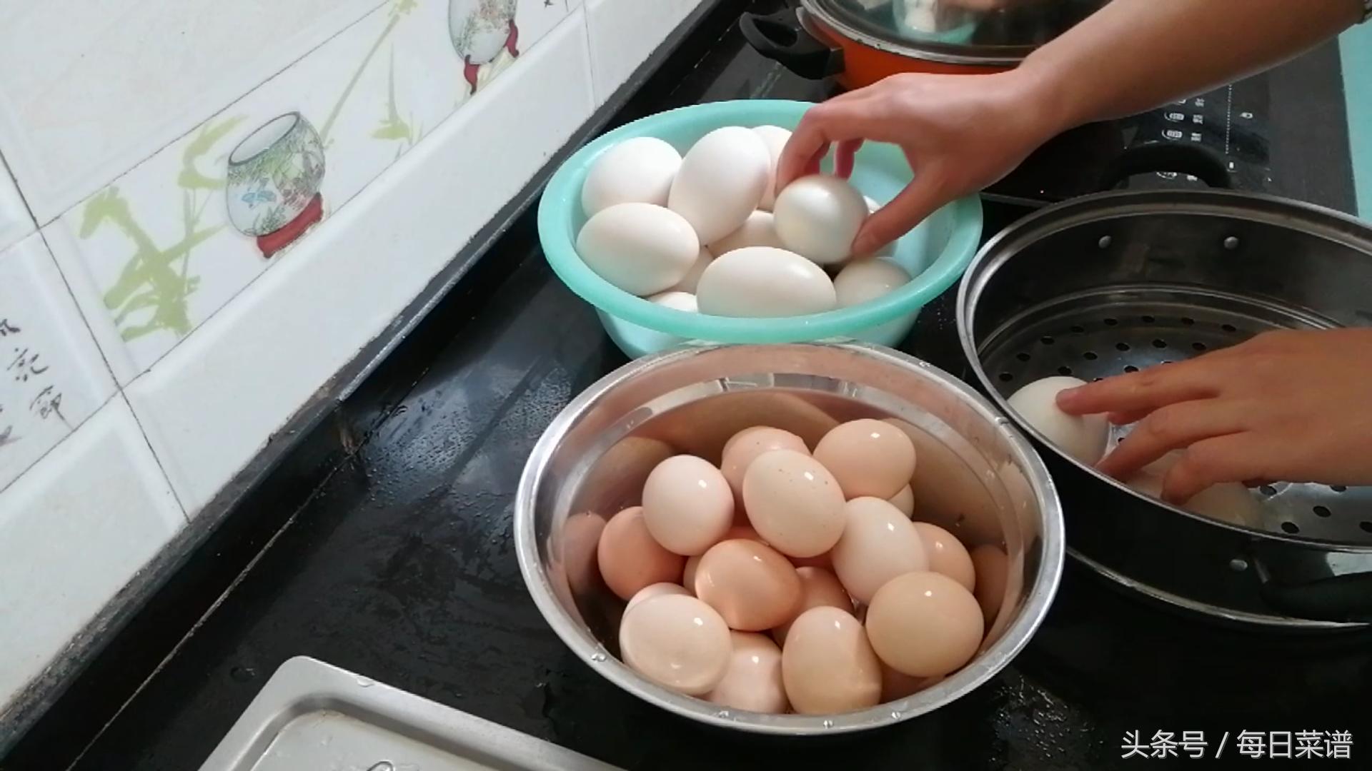 腌鸡蛋和鹅蛋怎么腌好吃,草木灰怎么腌咸鹅蛋才流油