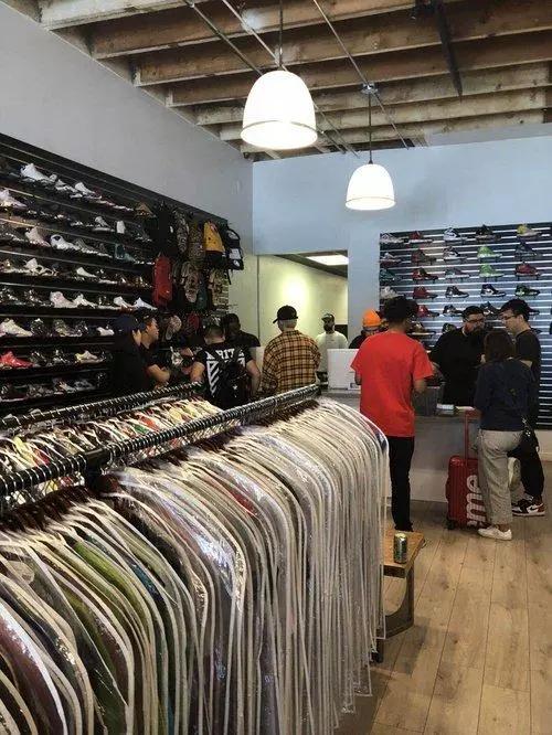 黄明昊小鬼蔡徐坤衣服,蔡徐坤黄明昊应援物拆箱