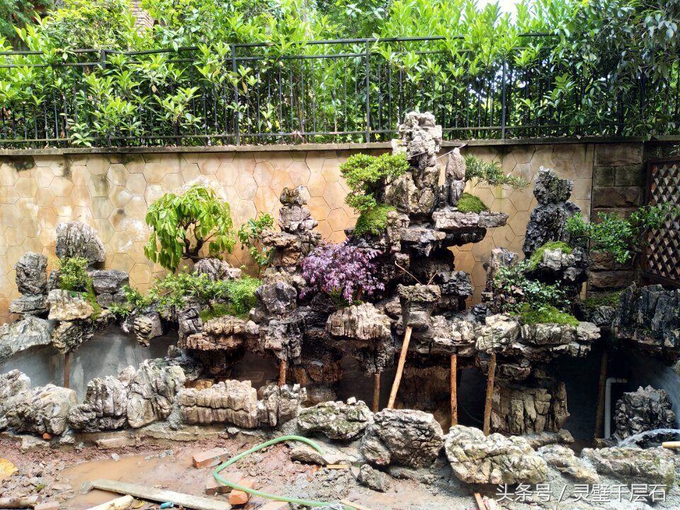 室内假山鱼池制作,家里的假山制作需要什么条件呢