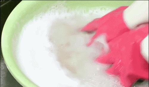 怎么洗衣服干净又不会磨损衣服,什么丝绸衣服不腐烂不起球