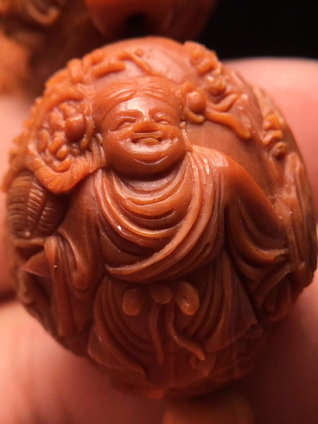 橄榄核手盘好还是刷子刷好,橄榄核手汗多能盘玩吗