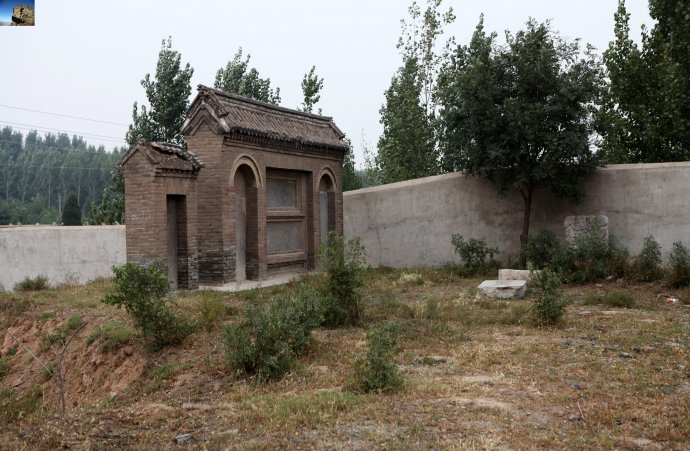 阳燧铜镜价值,古墓里发现铜镜