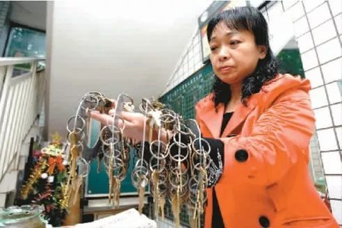 巴黎世家的拖鞋,巴黎世家的拖鞋测评