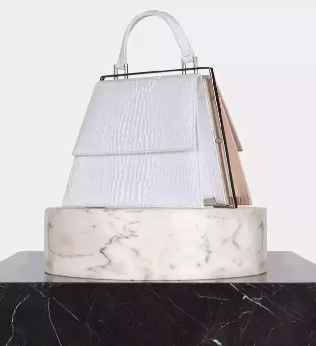 北京女子图鉴送包,北京女子图鉴背着假包