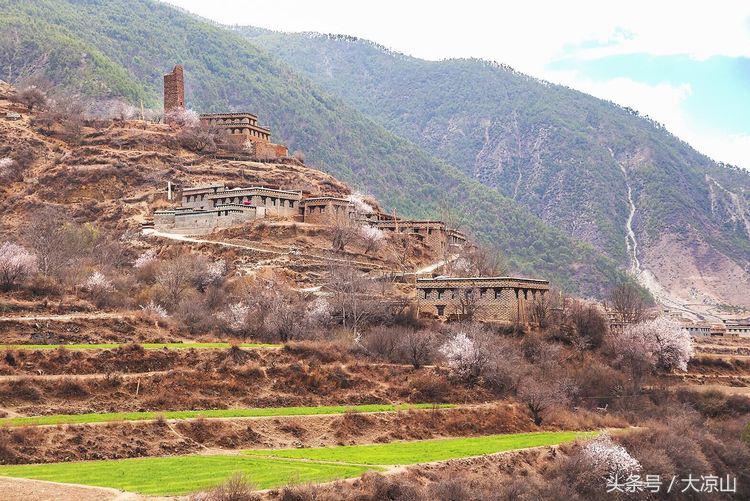 甘孜丹巴美女谷,甘孜藏族自治州美人谷