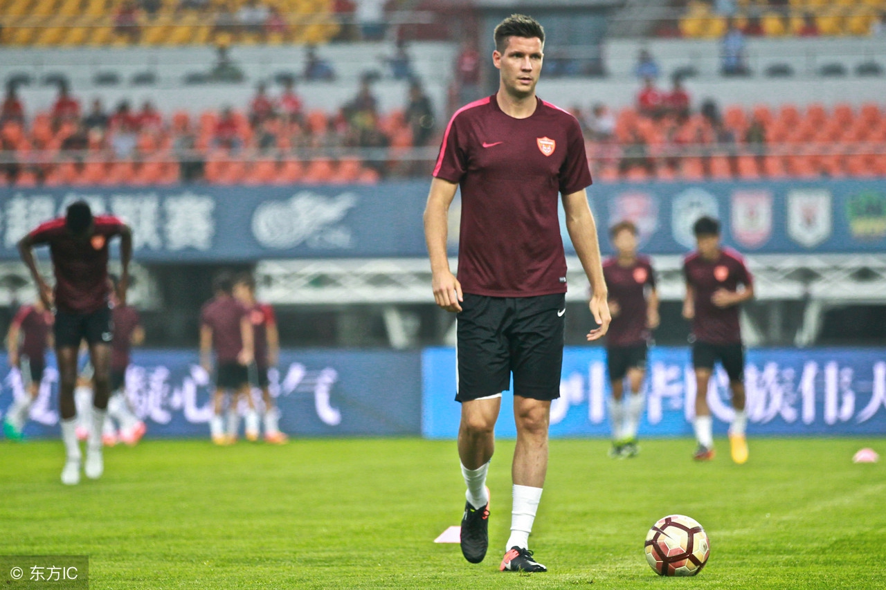 足球禁赛重回赛场,足球比赛球员被禁赛