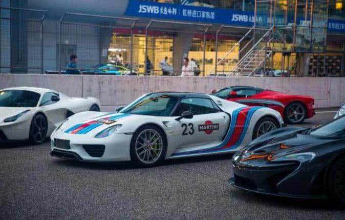 国内唯一一辆保时捷918绿色,一辆保时捷918多少钱