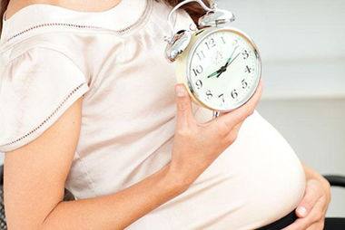 产后夫妻如何维持关系,顺产坐月子可不可以夫妻同睡