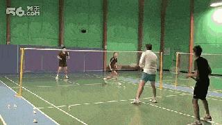 动图演示羽毛球混双技术提升技巧，男女搭配，打球不累！