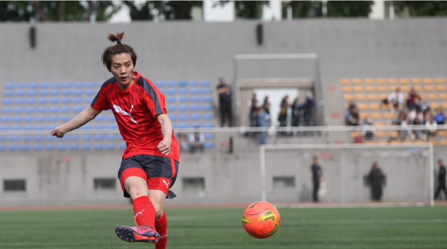 鹿晗会踢球吗,鹿晗踢球最新