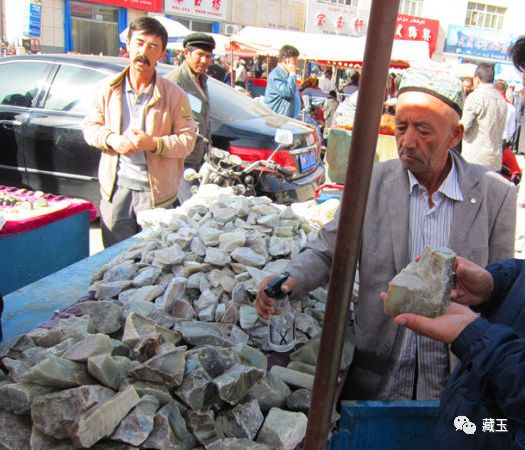 俄料和且末料哪个厉害,俄料跟且末料哪个更值得入手