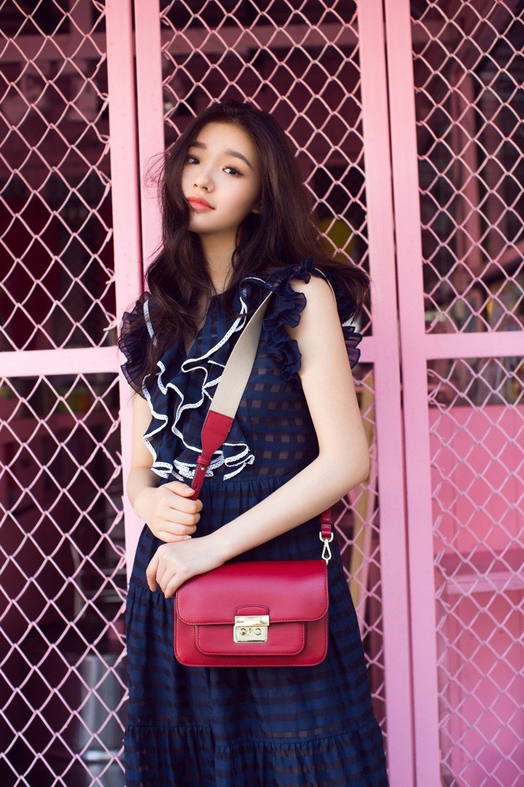 杨幂和林允,杨幂林允撞造型