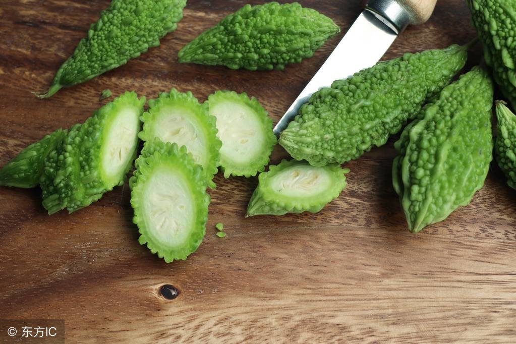 嘴唇上火起痘怎么快速消除,嘴唇周围上火起痘是什么原因