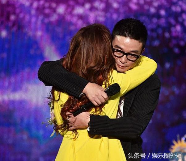 深夜点赞分手文,还暗讽冯珂是狗屎?张靓颖:被*号盗**,最近很累