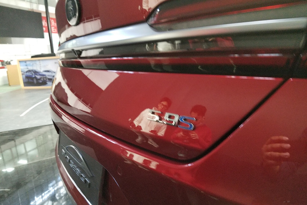 比亚迪秦和特斯拉哪个值得买,比亚迪秦和特斯拉model3哪个好