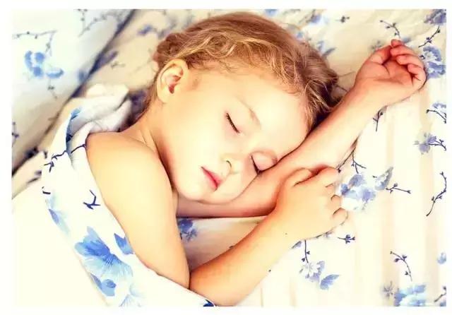 宝宝为什么睡得不踏实,宝宝为什么需要那么多睡眠