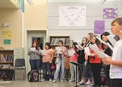 一路放养，孩子却在春节前夕给我塞了一张支票……