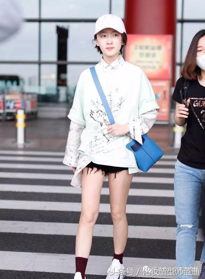 周冬雨庆典着装,周冬雨杨紫红装