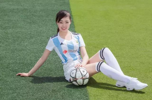 第一次真正感受到足球的魅力,世界杯足球宝贝拍摄