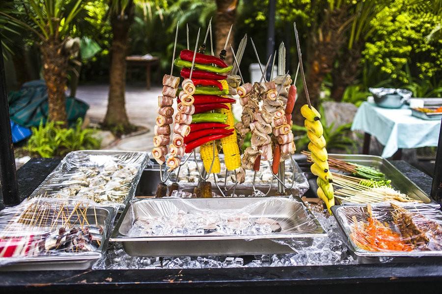 三亚哪家酒店的海滩烧烤好,三亚酒店推荐蜜月旅行