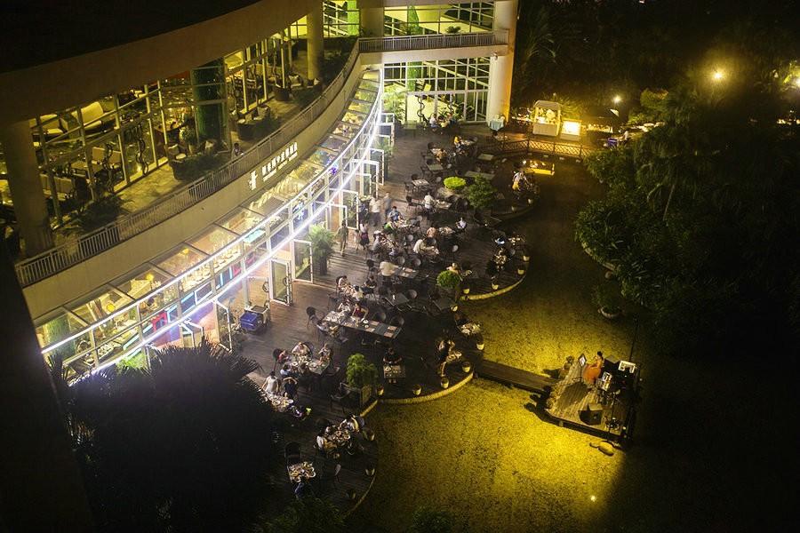 三亚哪家酒店的海滩烧烤好,三亚酒店推荐蜜月旅行