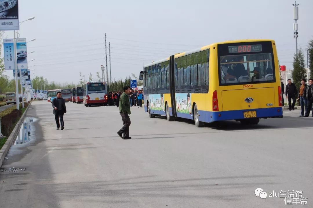「北京记忆」2010北京国际车展的大家伙:18米大公共摆渡车